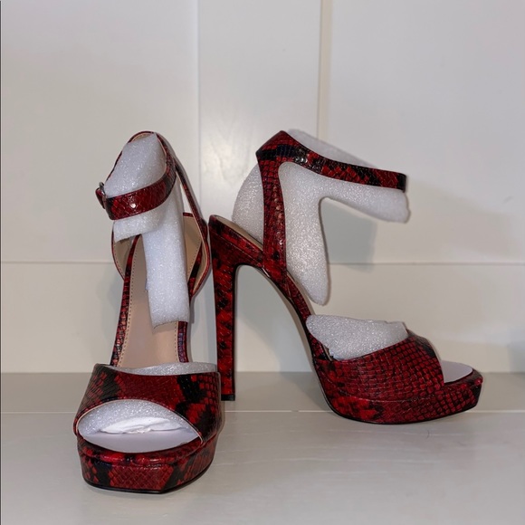 Steve Madden Snake skin heels - Picture 1 of 7